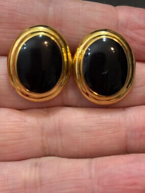 Vintage Napier Black Cabochon Gold Tone Stud Earrings Signed 3/4”